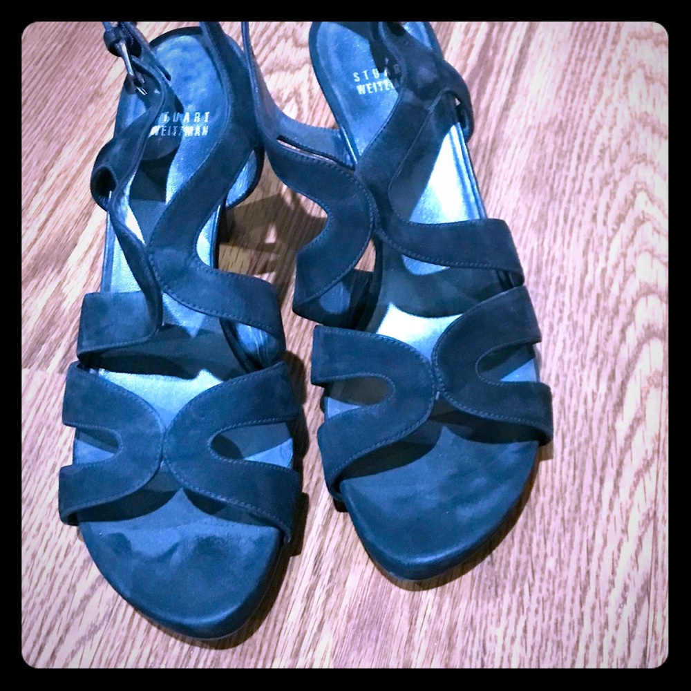 Stuart wietzman 3” heeled sandals.